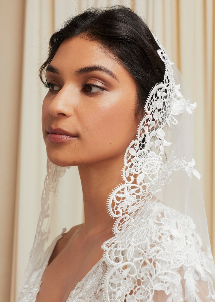 Bicici & Coty Wedding Veil FRW326V