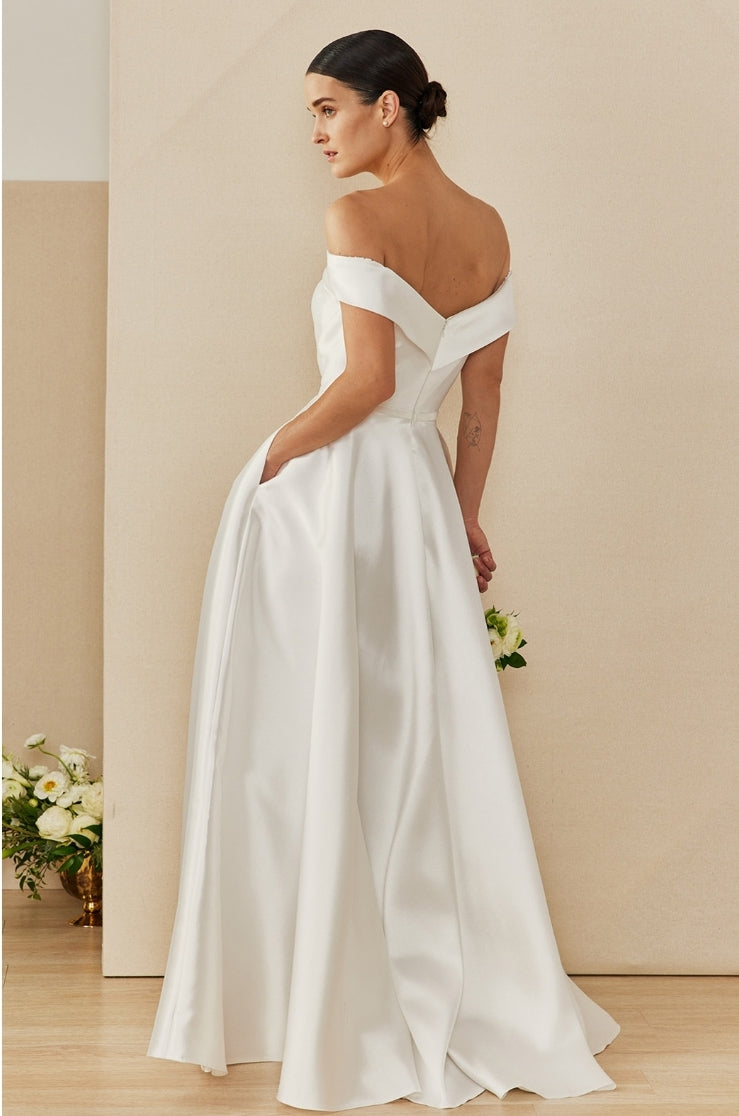 ぴのこ　andresd satin dress Satin – Miranda Dress Shop