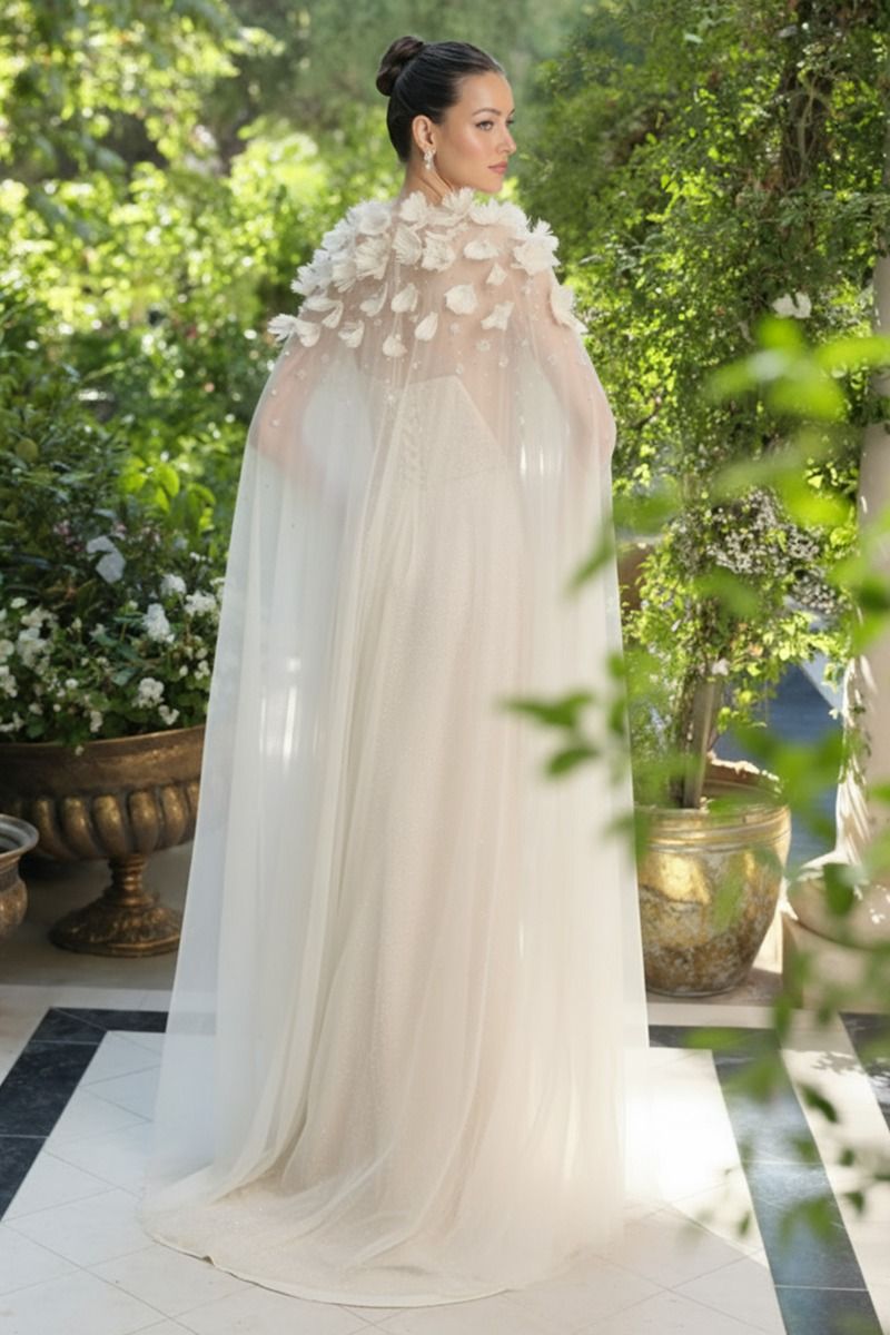 Andrea & Leo AA001 - Accessory Cape